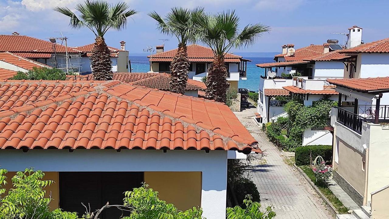 Beach Front Apartment In Pefkochori Exterior photo